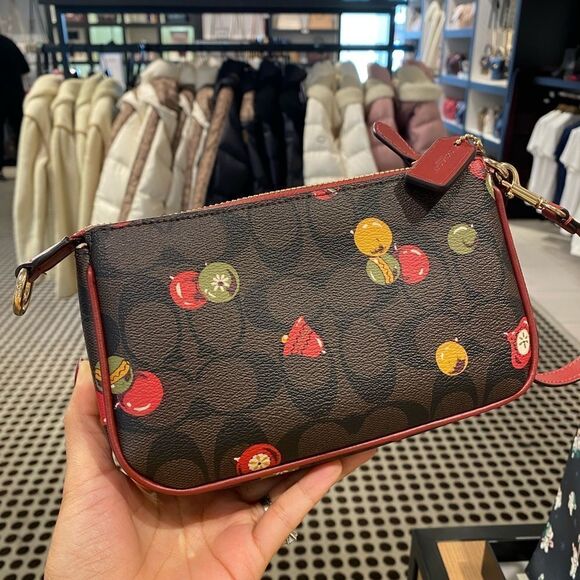 NWT Coach Nolita 19 In Signature Canvas wristlet With‎ Ornament Print - Picture 4 of 6